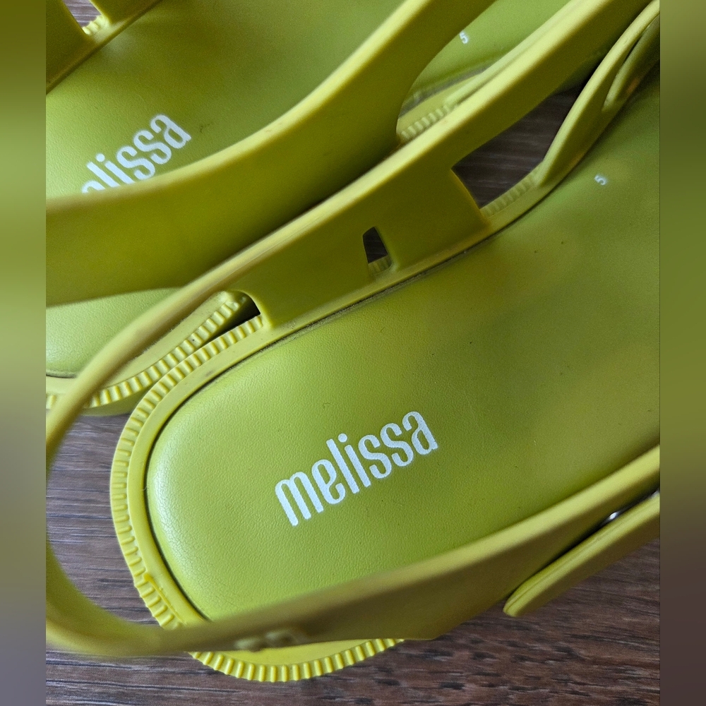 Melissa Possession Sandal in Neon Yellow Green womens size 6 - Picture 6 of 9